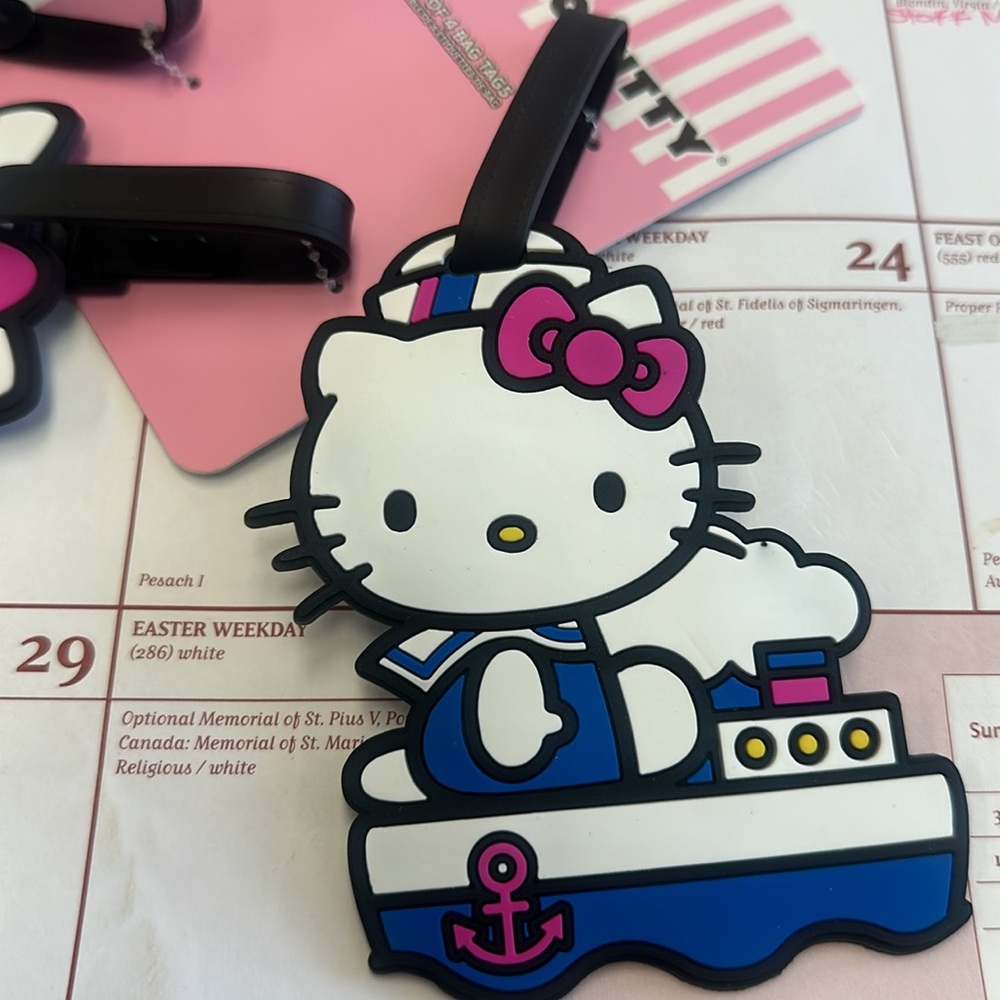 Hello Kitty 4PC Luggage Tag Set - Picture 4 of 8